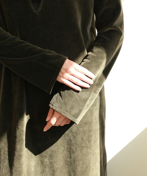 【RE:COLOR】cotton velour deep v-neck dress