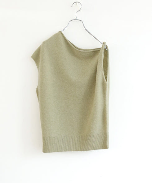 MERINO WOOL ASYMMETRY VEST